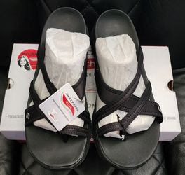 BRAND NEW Womens Skechers Arch Fit Vegan Black size 10 Sandals