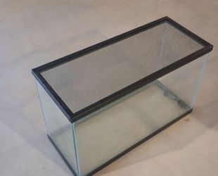 10 Gallon Used Aquarium Fish Reptile Tank With Lid