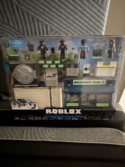NEW ROBLOX Brookhaven:Outlaw and Order -30 pieces