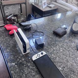 Nintendo Switch OLED Model White/Black