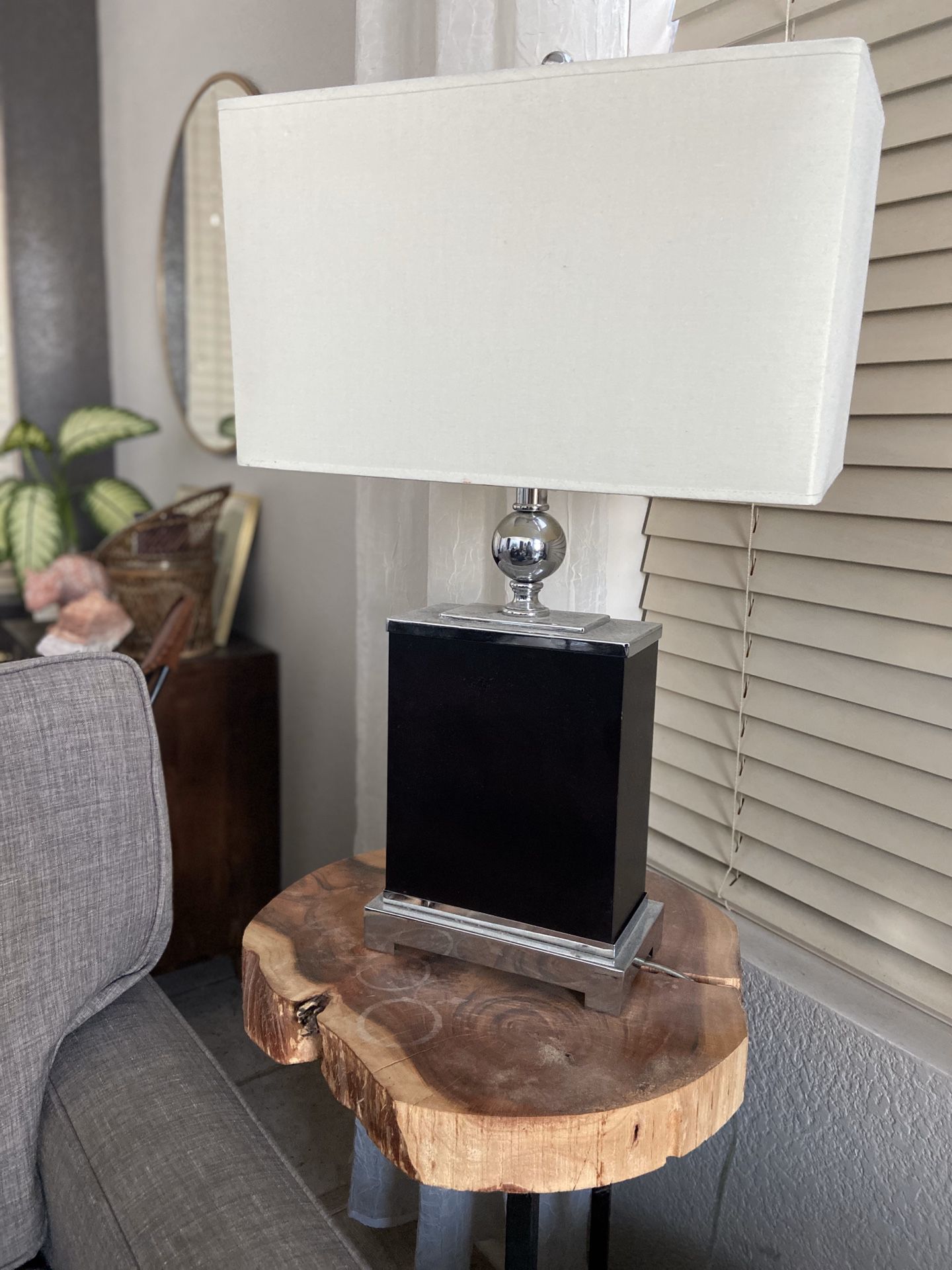 Modern rectangular lamp