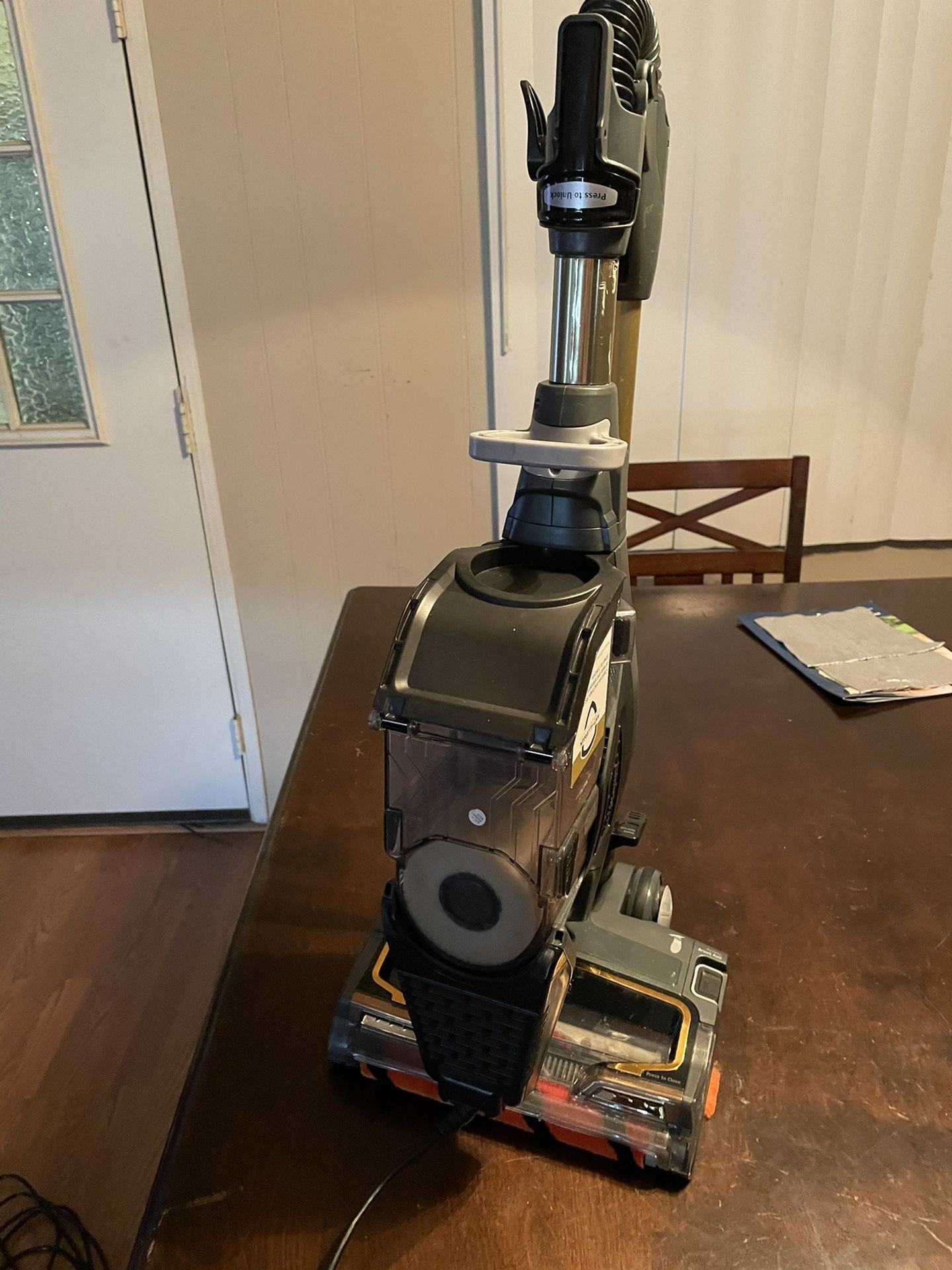 Shark vacuum cleaner HV 391 light new