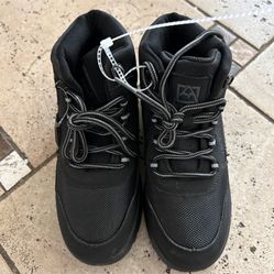 NWT Avalanche boys hiking shoes Size 3