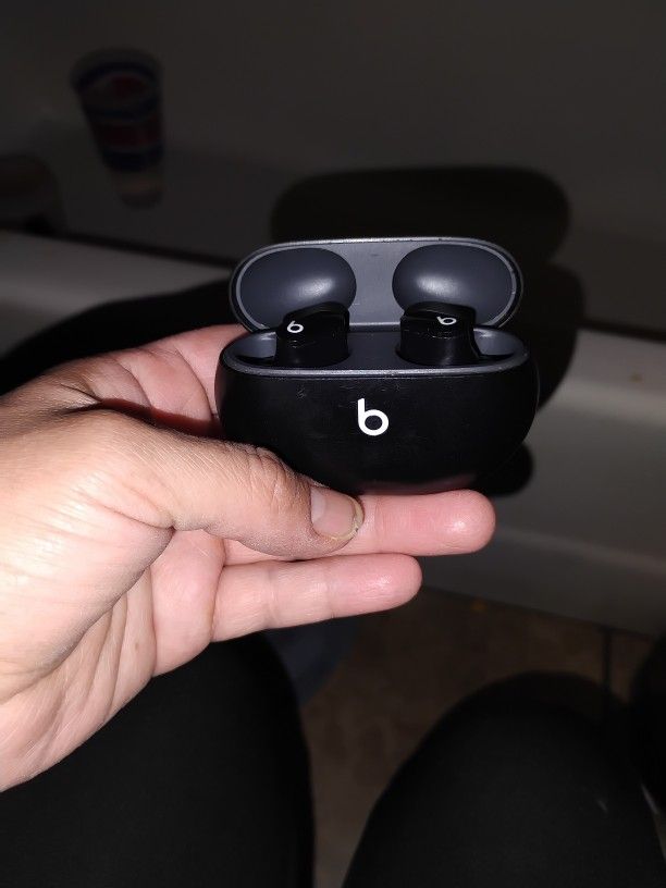 Beats Studio Bud's