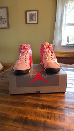 NIKE AIR JORDAN 6 AWAKE NY PLAYFUL PINK SIZE 10.5