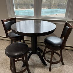 Bar Stools And Table 