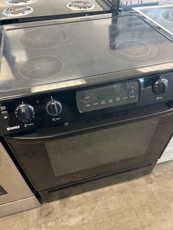 Kenmore black glasstop stove slide in  -free delivery