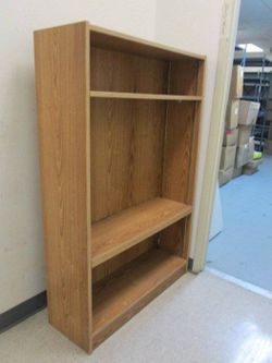 Bookcase With Adjustable Shelves