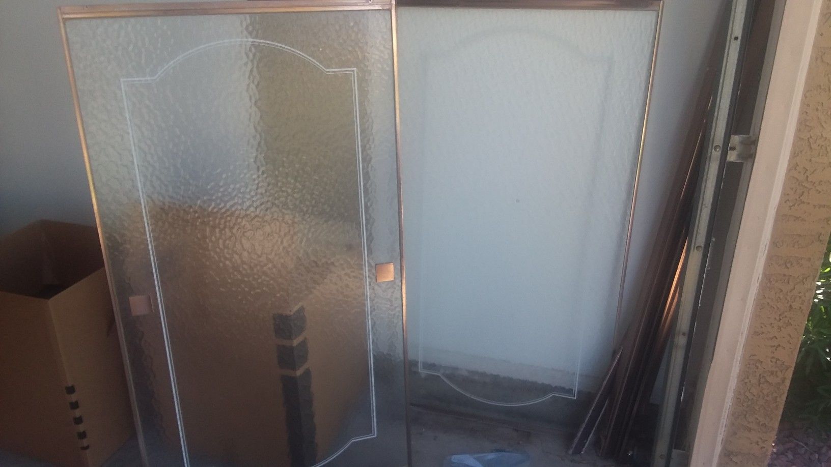 Free shower doors