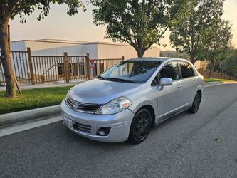 2010 NISSAN VERSA S,4 CYL,34 MPG!SMOGGED,AUTOMATIC, TITLE ON HAND.