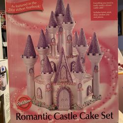 Wilton Romantic Castle Cake Set 