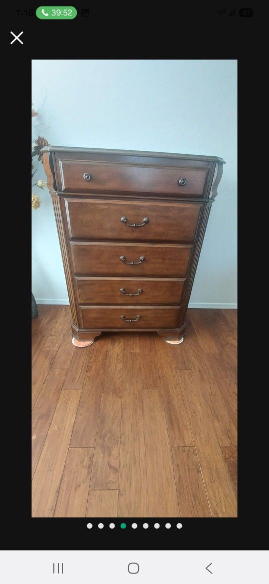 Dresser/tv. Media Dresser/ 2 Piece Set/cherry Wood