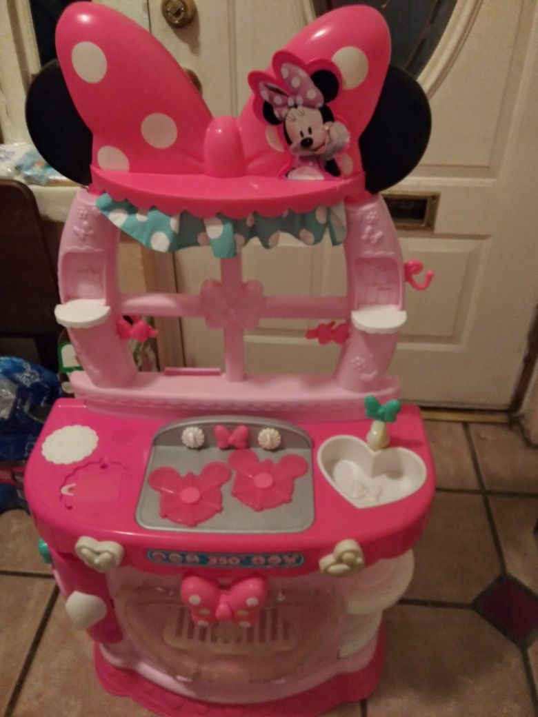 Minnie mouse play kitchen