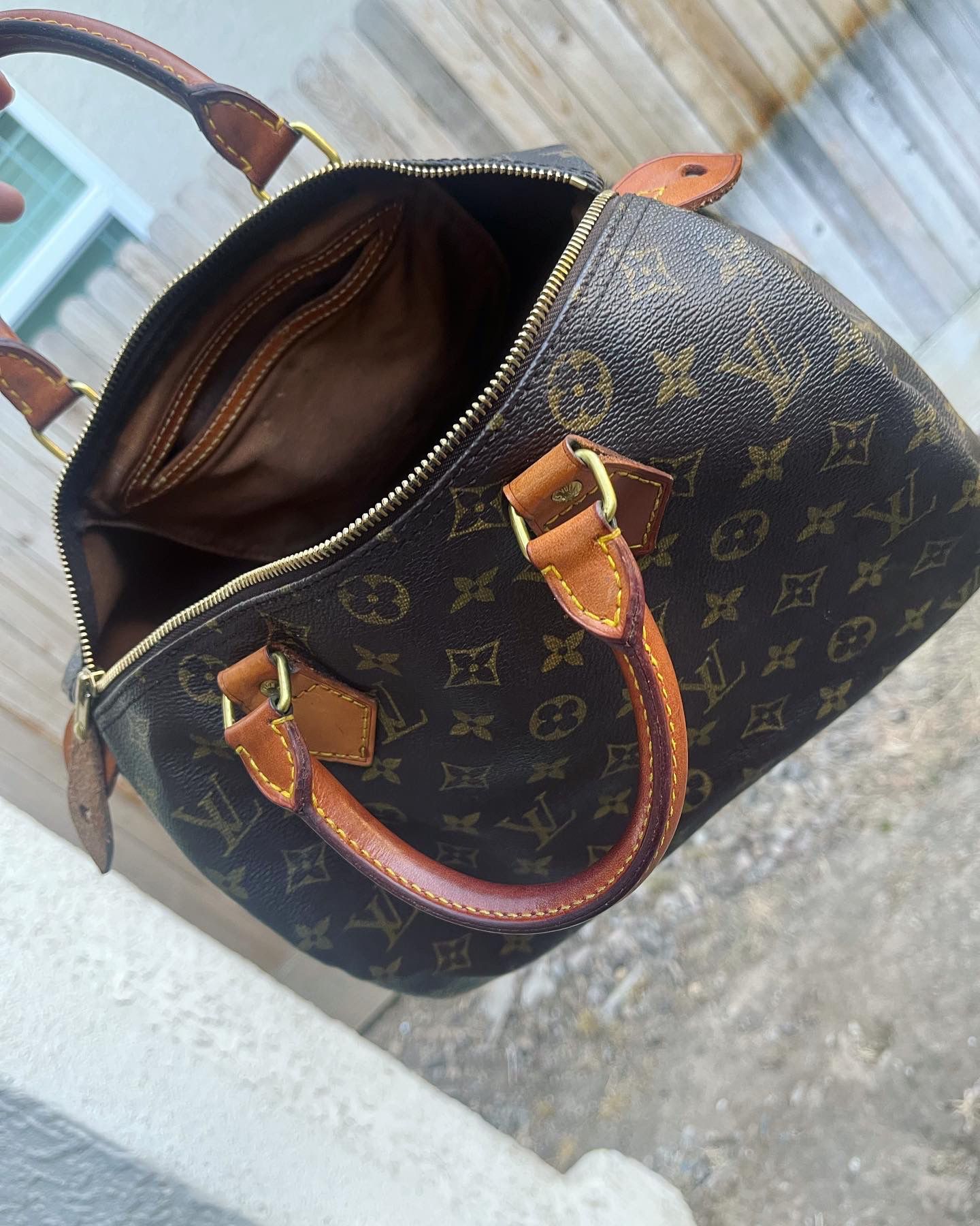 Great Condition Louis Vuitton Speedy 30 Handbag ! QUICK SELL