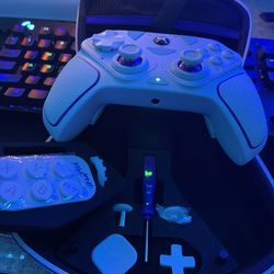 Victrix Gambit Pro Wireless.