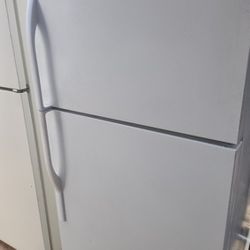 Kenmore Fridge Apt Size 30 By 67 High Works Exelent 
