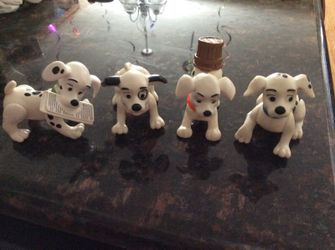4 Dalmatians toys ! Super cute !