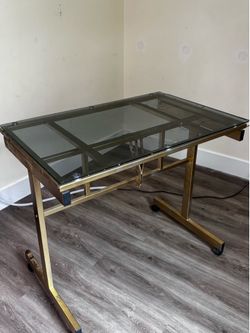 Free drafting table