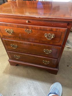 19th century stoneleigh Vintage Wood Chest of Drawers with Brass Hardware