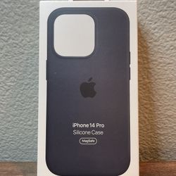 iPhone 14 Pro Silicone Case Midnight