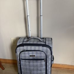 Suitcase London Fog Carryon Spinner
