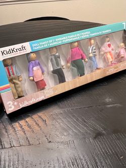 KidKraft Doll Family of 7 Wooden Dolls