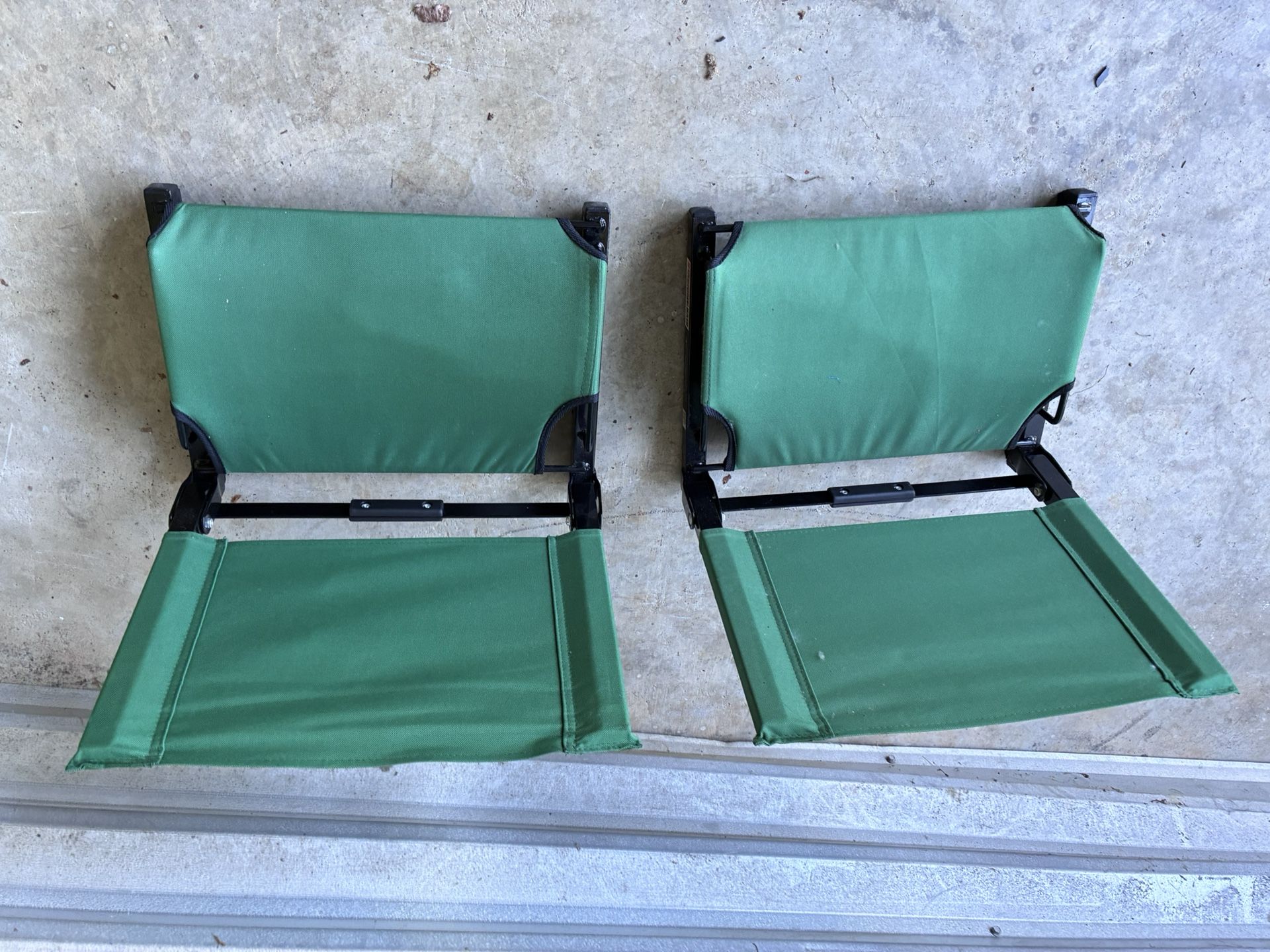 2 Stadium Chairs 