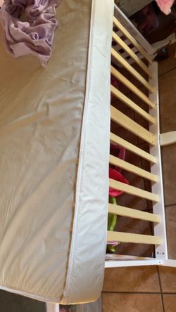 Toddler bed with mattress