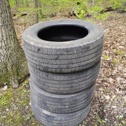 Set Of 4 -275/65R/20 used tires
