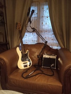 Base Guitar Amp And Studio Quality Mic With Stand 
