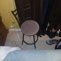 Bar Stool Chair (Spinable)