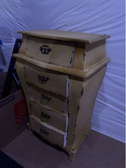 Unique shaped drawer chest. 18” x 18” x 28” tall