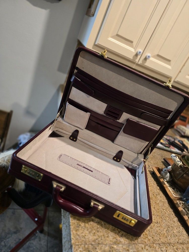 Burgundy Business class Briefcase.
