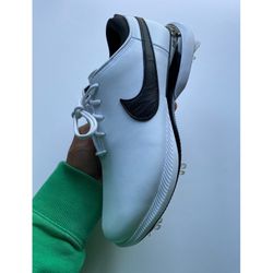 Nike Air Zoom Victory Tour 2 White Black Men’s sz 7 NEW NO BOX!