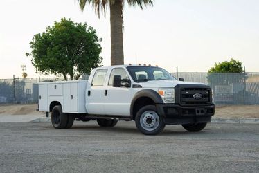 2011 Ford F450 Super Duty Crew Cab & Chassis