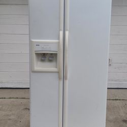 Kenmore Refrigerator 28 Cubic In
