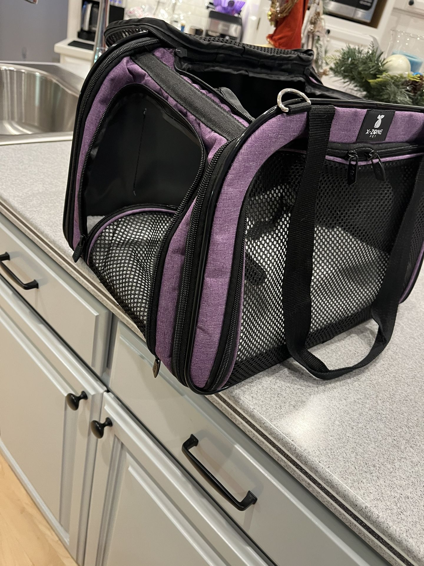 Airline Puppy Carrier travel crate, 18” x 11”
