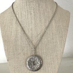 Silver Tone Pendant Necklace 