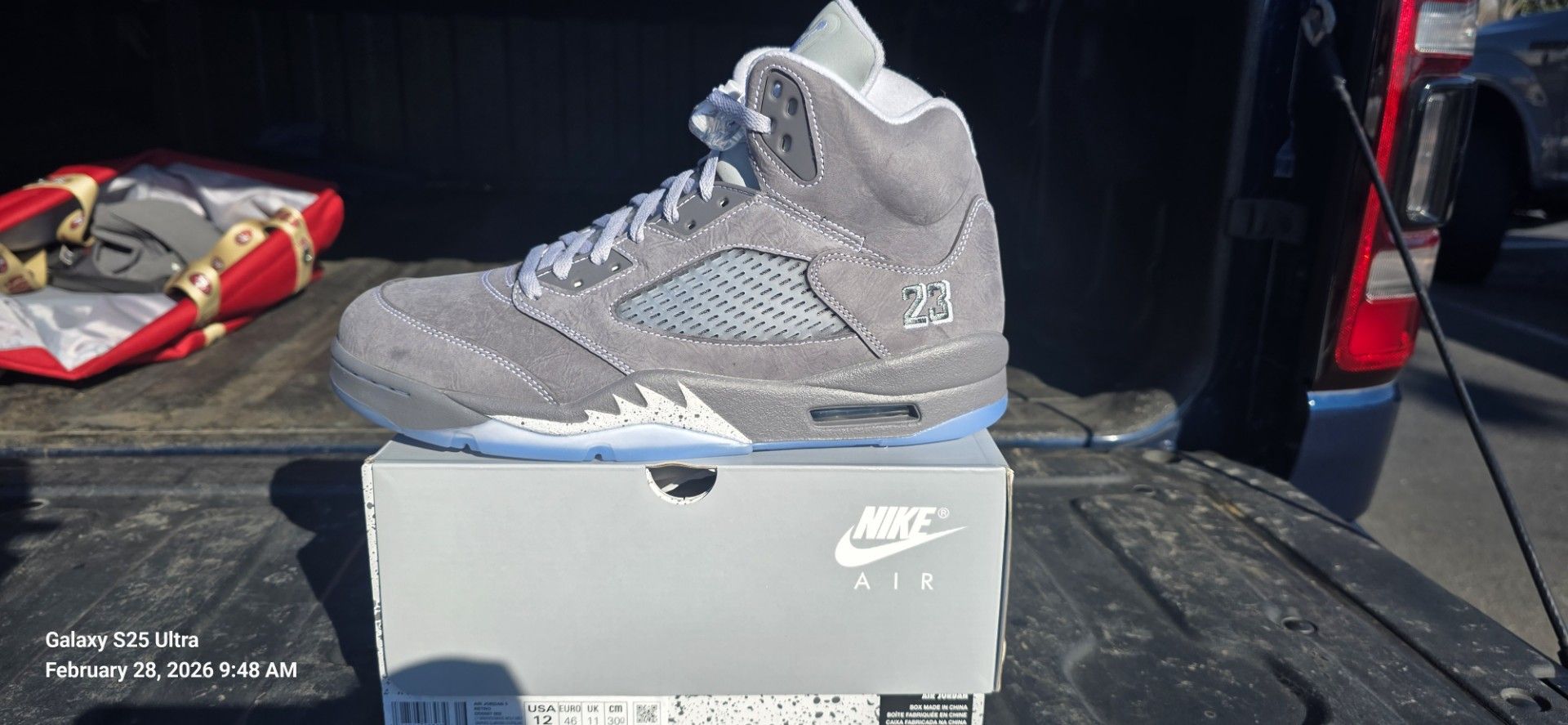 Jordan wolf 5 new size 12 300 firm
