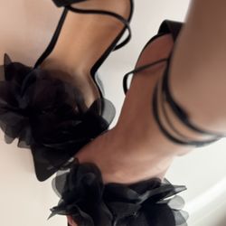 Brand New Fashion Nova Heels – Chic & Stunning size 5.5 satin ,pointed toe ,