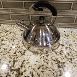 Mueller Stainless Whistling Tea Kettle for Sale in Phoenix, AZ - OfferUp