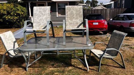 Outdoor Patio Table and 4 Chairs Set Outdoor patio table and chairs