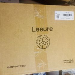 NEW Lesure Fuzzy Pet Sofa - Large (35x25x11) - Factory Sealed