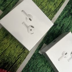 AirPods For Sell Tryna To Get Rid Of Them Asapp 