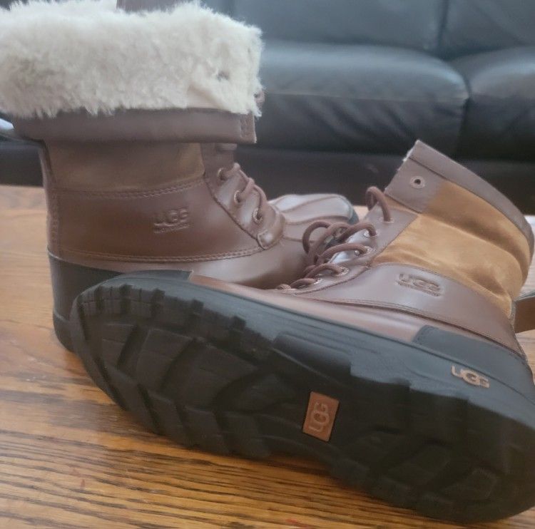UGG LEATHER BOOTS SIZE 3