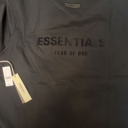 Essentials fear of god shirt XL