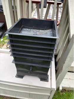The Worm Factory - Worm Composter