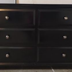 6 Drawers Dresser Good Condition 