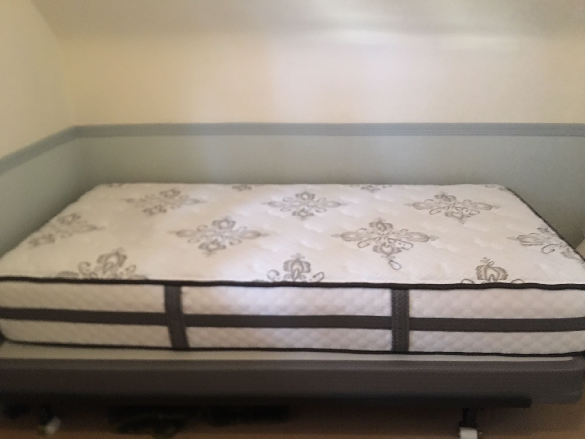 2 twin bed sets. Mattress, boxspring and frames like new