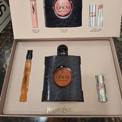 Yves Saint Laurent Black Opium Eau de Parfum Gift Set